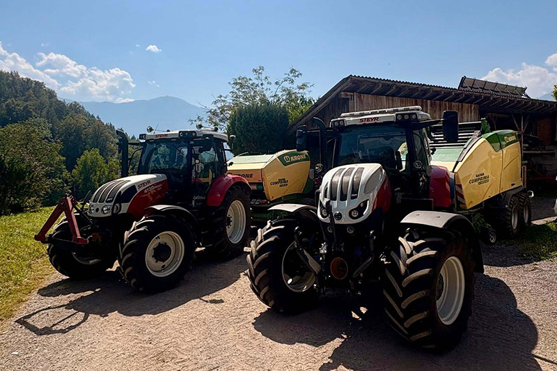 2 Traktoren in Tirol